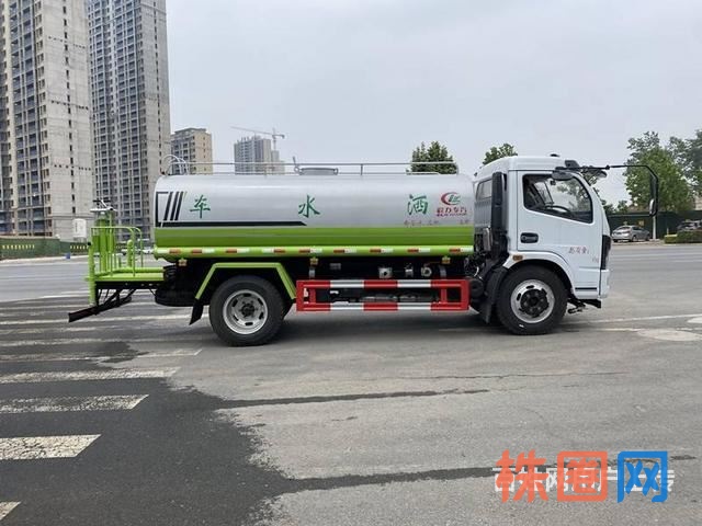 8-10方洒水车，园林绿化，除霾降尘洒水车。可分期
