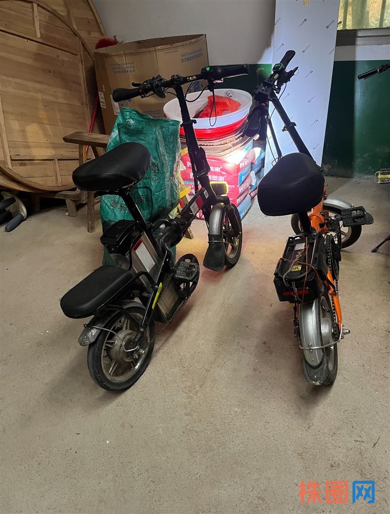 两台代价电动车看中的过来拿。40公里续航